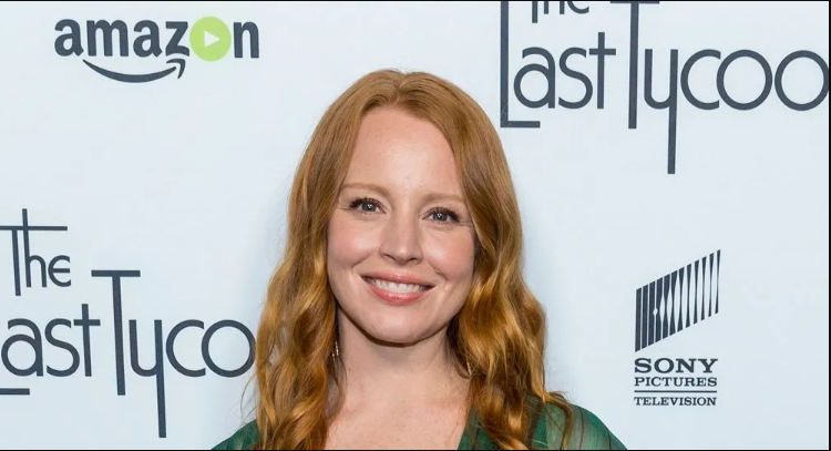 Lauren Ambrose 